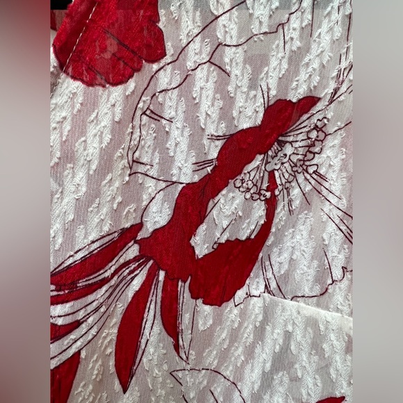 ❤️ NWOT! Guess Red Floral Blouse - Picture 4 of 8